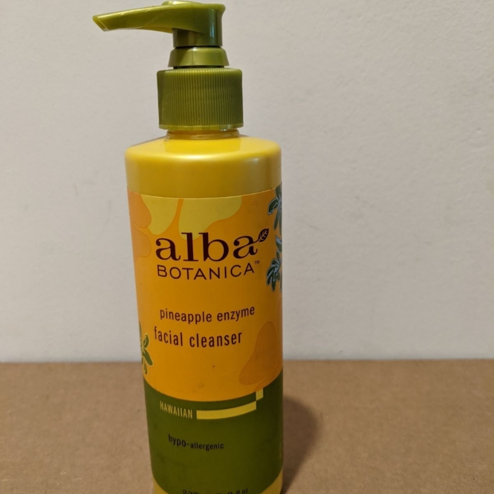 ALBA BOTANICAL PINEAPPLE ENZYME FACIAL CLEANSER 8 oz.